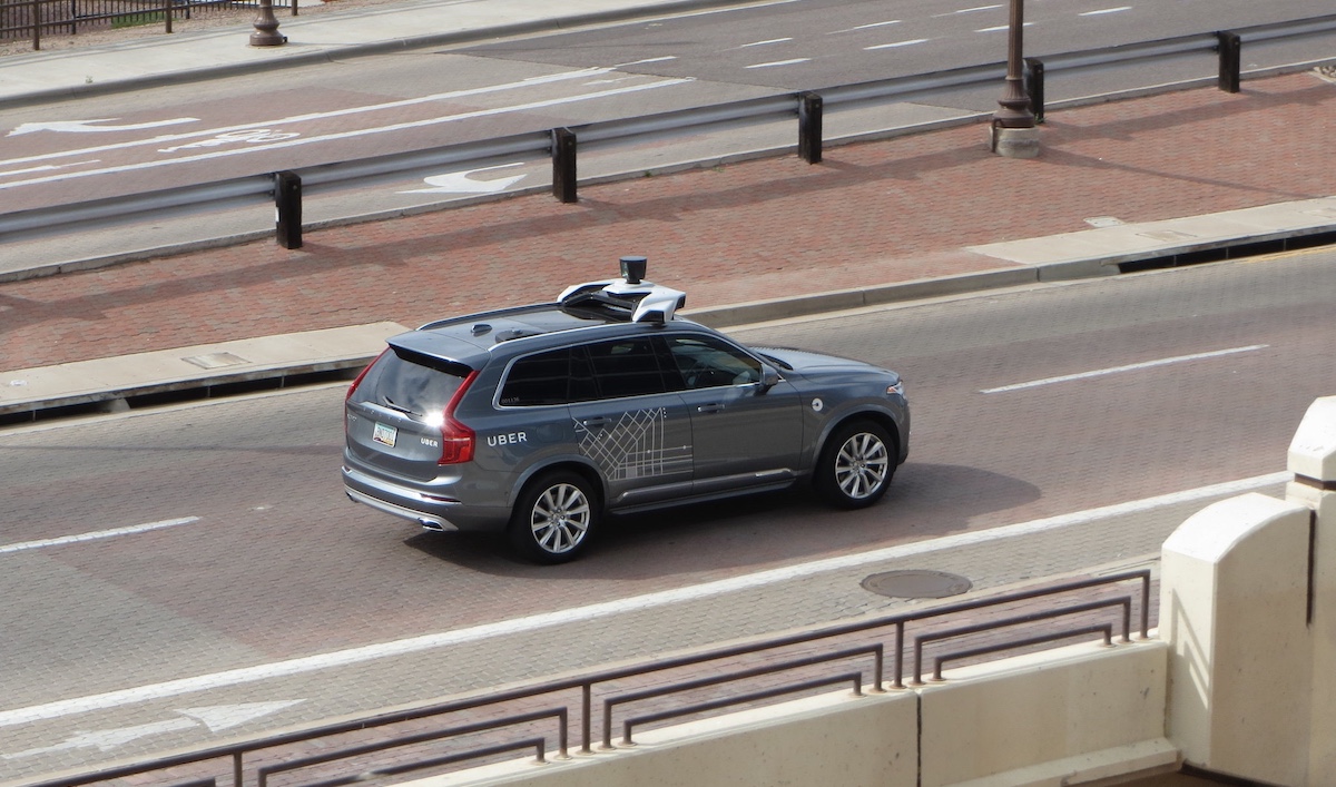 Uber voiture autonome by Zombieite via Flickr licence CC