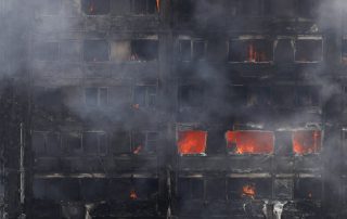 L'incendie de la Tour Grenfell le 14 juin 2017. Crédit photo : Donna/Fotolia.com
