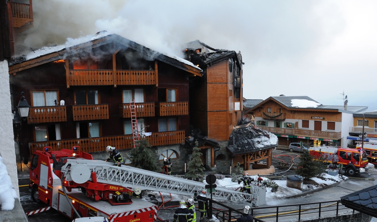 Incendie mars 2011 Courchevel 1 550 (Photo - B.Flandin COMM-SDIS73)