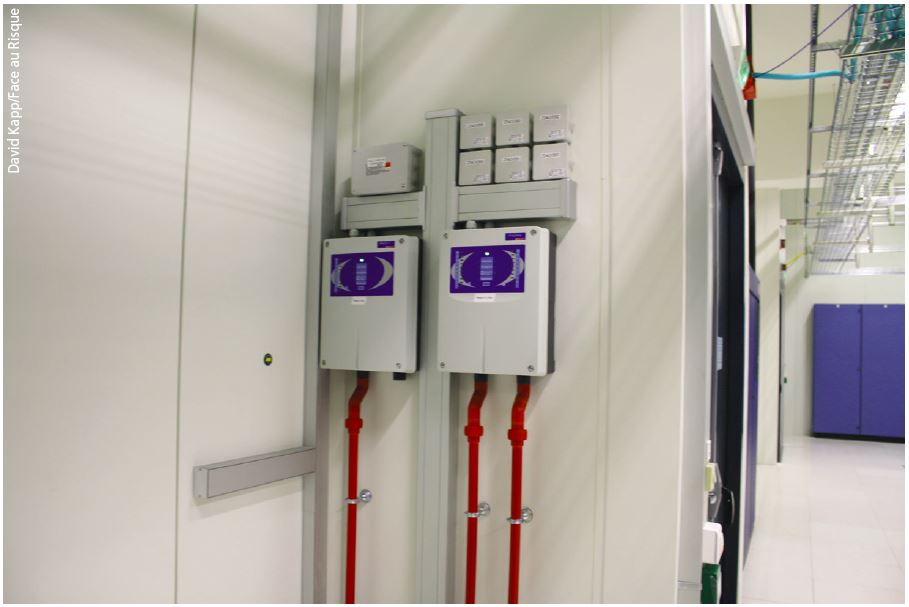 Détecteur de fumée par aspiration dans un data center (Photo D.K. Face au Risque)