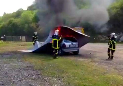 Couverture anti-feu sur-mesure pour voiture (Photo Protech Sentinel).