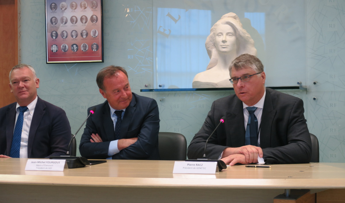 Signature du nouveau partenariat entre Élancourt et Genetec (photo Face au Risque). Signature du nouveau partenariat entre Élancourt et Genetec (photo Face au Risque).