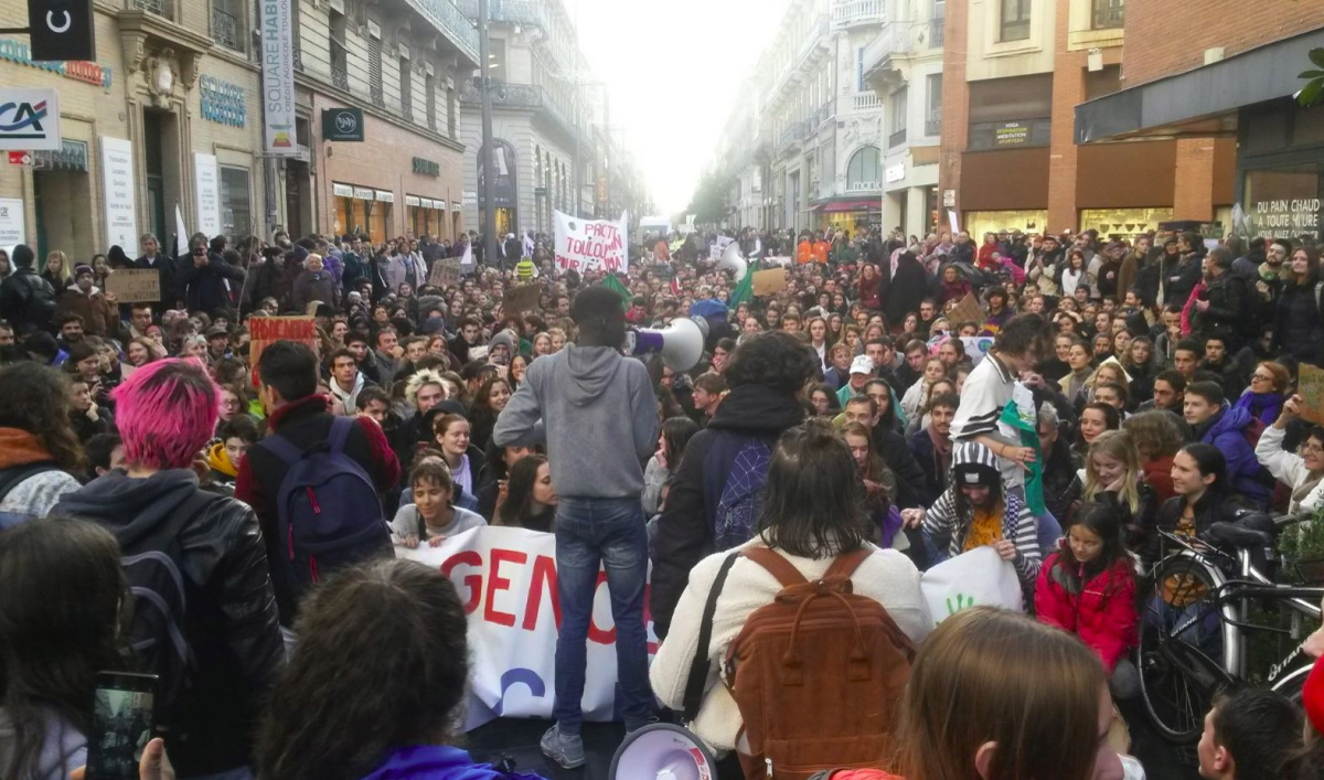 Block Friday – Marche pour le climat. (Photo compte Twitter, Citoyen pour le climat – Toulouse). Block Friday - Marche pour le climat. (Photo compte Twitter, Citoyen pour le climat - Toulouse).