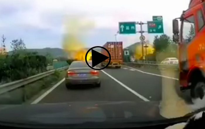 Explosion camion-citerne Chine (capture image Disaster Compilations Youtube).