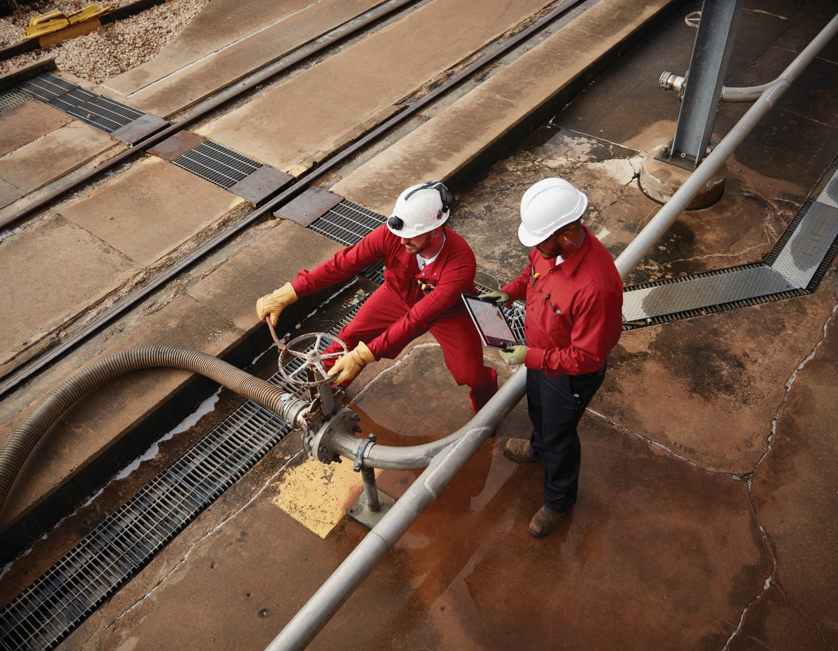 Nomex_TA_Nomex Comfort_Industrial Workers in Red (crédit photo DuPont).