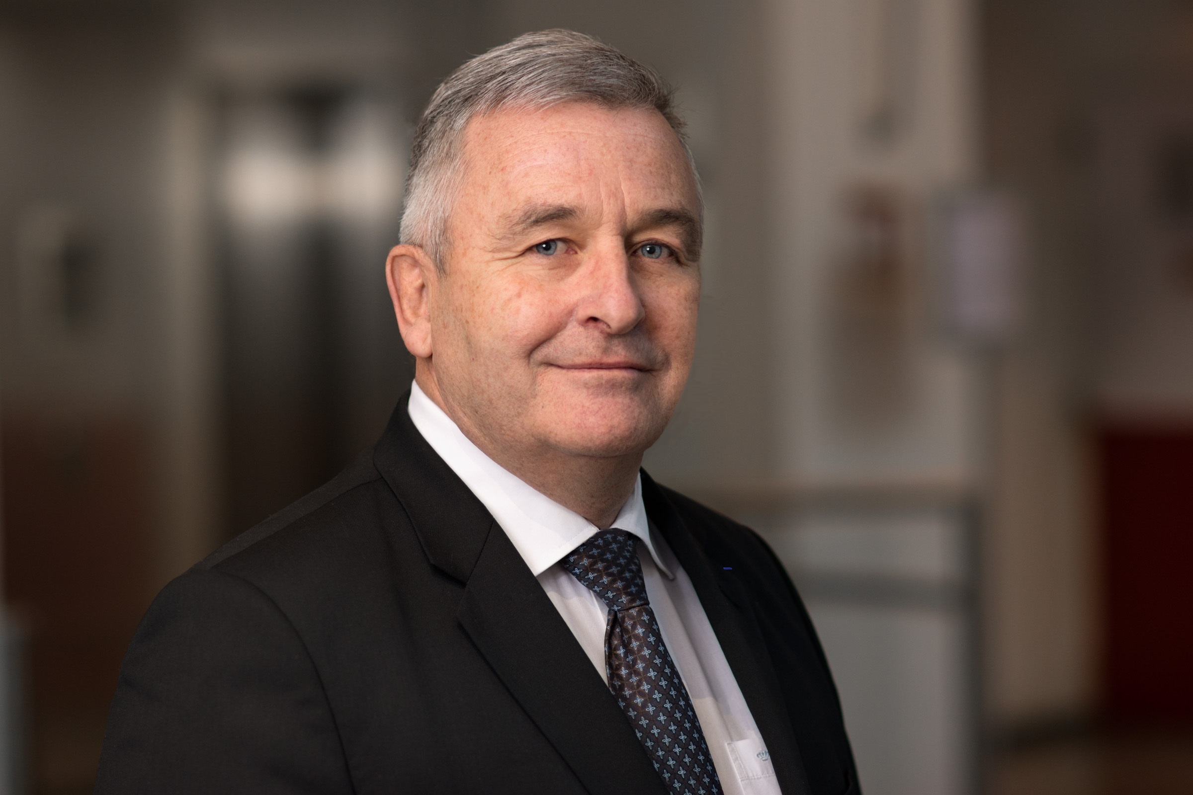 Jacques Kerdoncuff – Officier de sécurité Société Générale Jacques Kerdoncuff - Officier de sécurité Société Générale