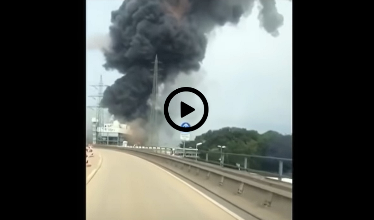 Explosion sur le site industriel chimique Chempark de Leverkusen. (Capture Youtube_France 24).