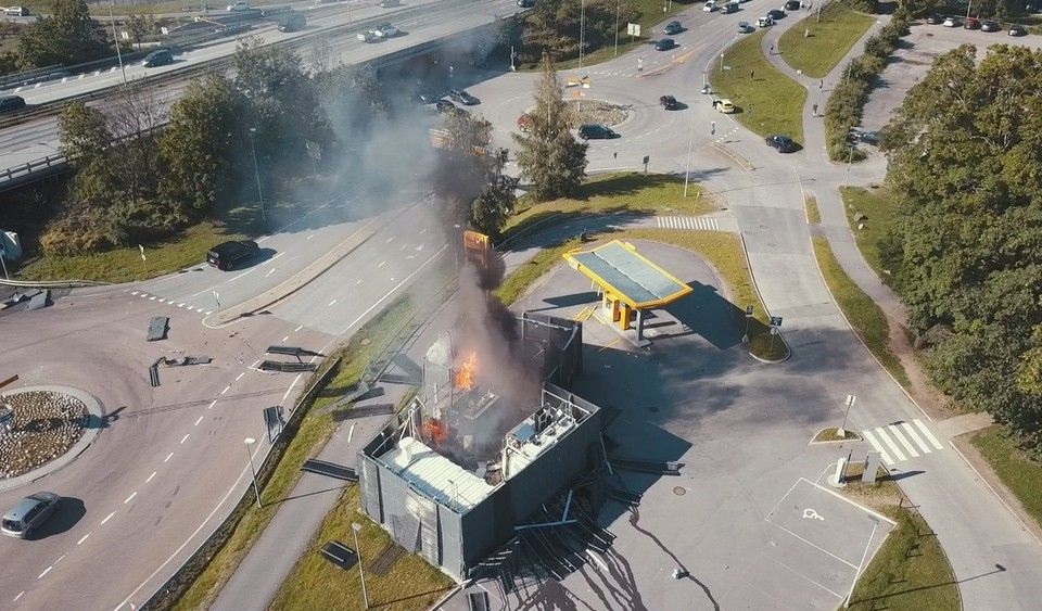 Explosion d’hydrogène dans une station service en Norvège-Barpi-Aria n°53772-Crédit : Bærum Fire department Explosion d'hydrogène dans une station service en Norvège-Barpi-Aria n°53772-Crédit : Bærum Fire department