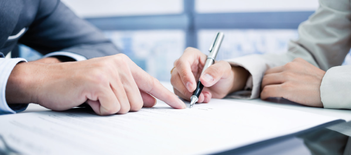 Signature du contrat de maintenance – AdobeStock Nonwarit Signature du contrat de maintenance - AdobeStock Nonwarit