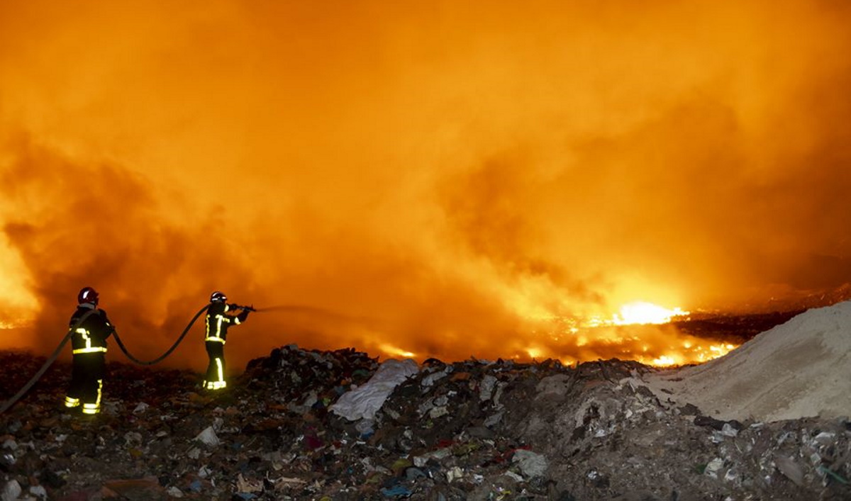 Feu sur 1 500 m² dans une installation de stockage à Fouju (Seine-et-Marne) en février 2020 (Aria 55122) - Crédit : Franck Desprez-Sdis77