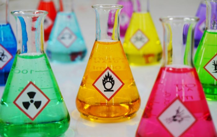 Les effets combinées des agents chimiques à prendre en compte dans le DEURP-Crédit : mewaji-AdobeStock