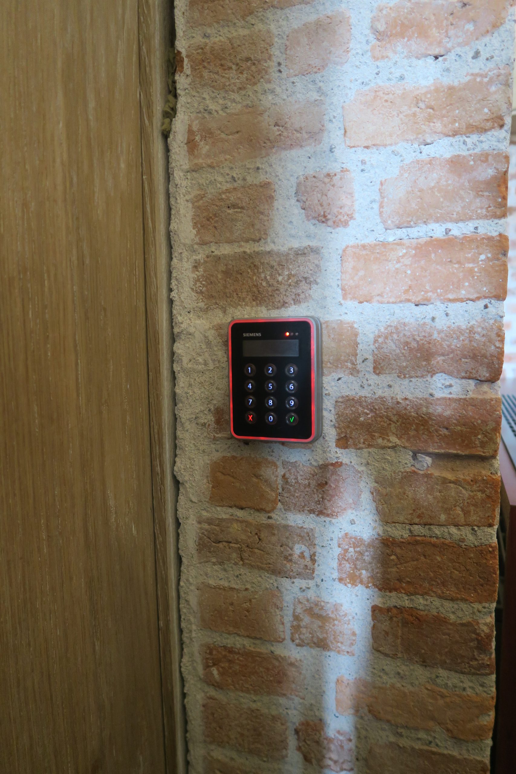 Lecteur de badge. Crédit : Mabouong Eitel – Face au Risque Lecteur de badge. Crédit : Mabouong Eitel - Face au Risque