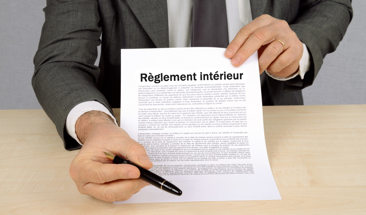 Règlement intérieur et personnel non salarié - Crédit : Richard Villalon-AdobeStock