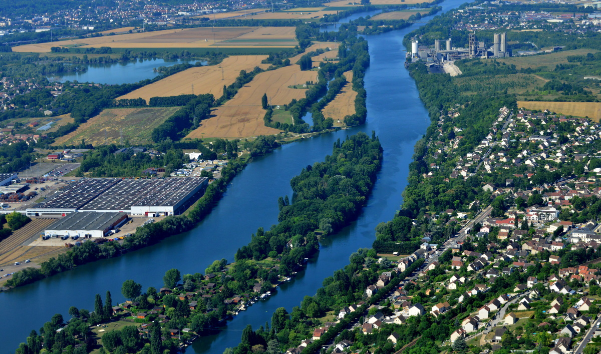 Actions de la Drieat Île-de-France sur les pollutions industrielles et les risques naturels - Crédit : PackShot-AdobeStock