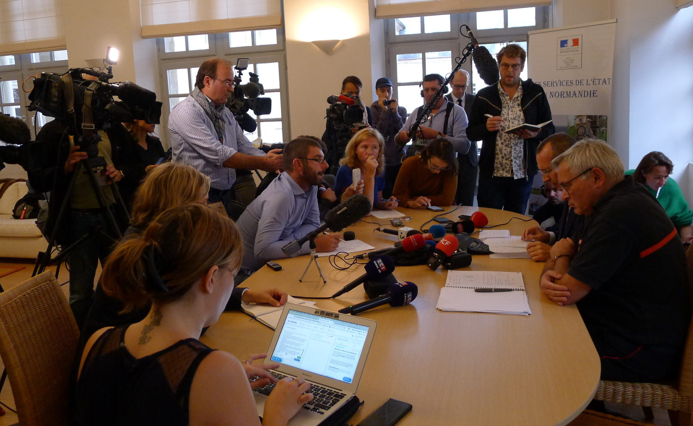 Conférence de presse à la préfecture de Seine-Maritime lors de l’incendie de Rouen du 26 septembre 2019. Photo Gaëlle Carcaly/Face au Risque Conférence de presse à la préfecture de Seine-Maritime lors de l'incendie de Rouen du 26 septembre 2019. Photo Gaëlle Carcaly/Face au Risque