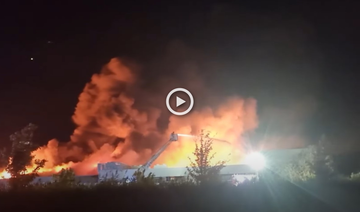 Incendie Super U La Tranche-sur-Mer. (Capture Actubref _ YouTube). Incendie Super U La Tranche-sur-Mer. (Capture Actubref _ YouTube).