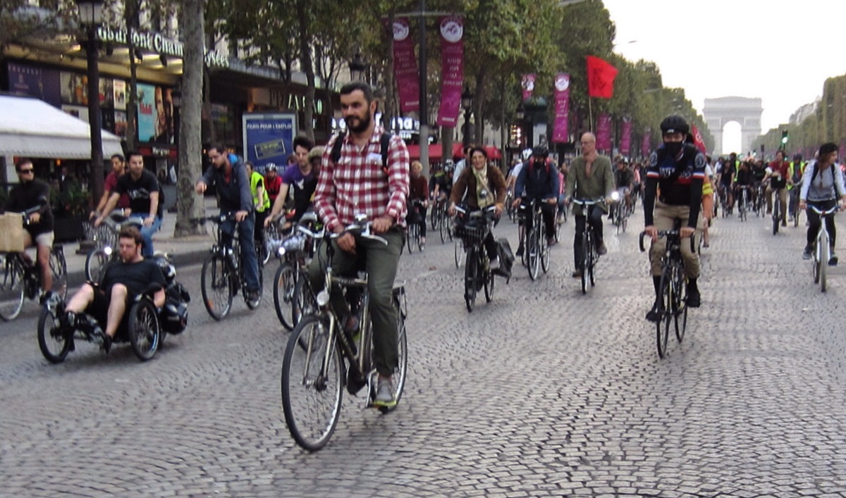 Journée sans voiture Paris - Crédit : RoScO/Wikimedia commons