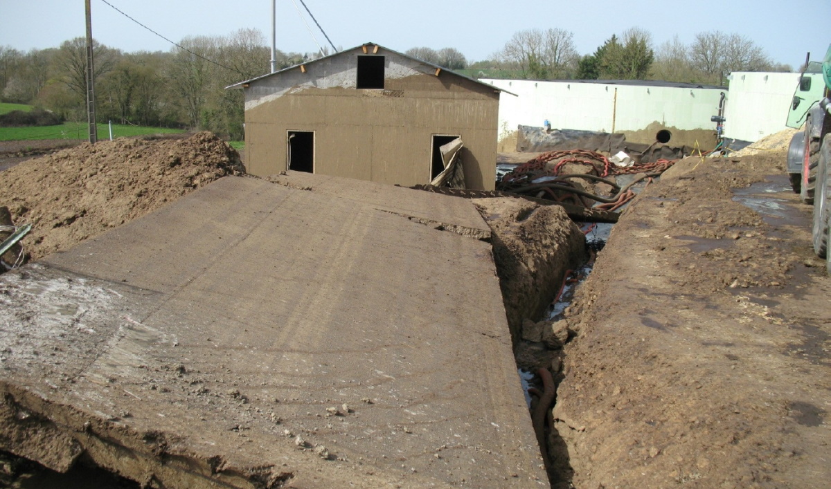 Pollution d'un ruisseau par une installation agricole le 30 mars 2021 à La Mesnière (Orne) - Source Barpi