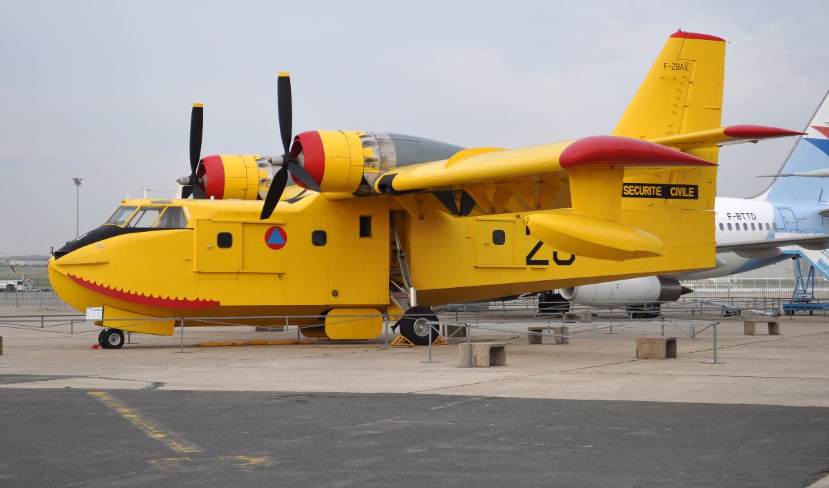 Canadair CL-215 au Musée de l'Air et de l'Espace. Crédit : Flickr-ERIC SALARD