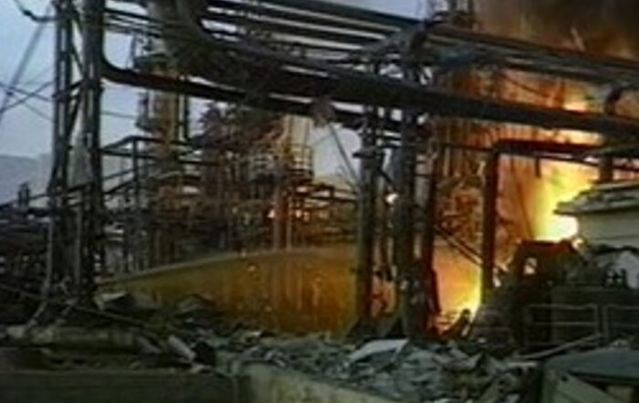 Explosions à la raffinerie de La Mède-Capture vidéo archives Ina