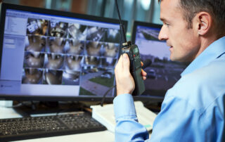 Vidéosurveillance - Agent de sécurité-Crédit:Kadmy-AdobeStock