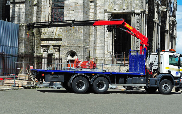 Camion grue - Crédit: Compagnie 17/AdobeStock