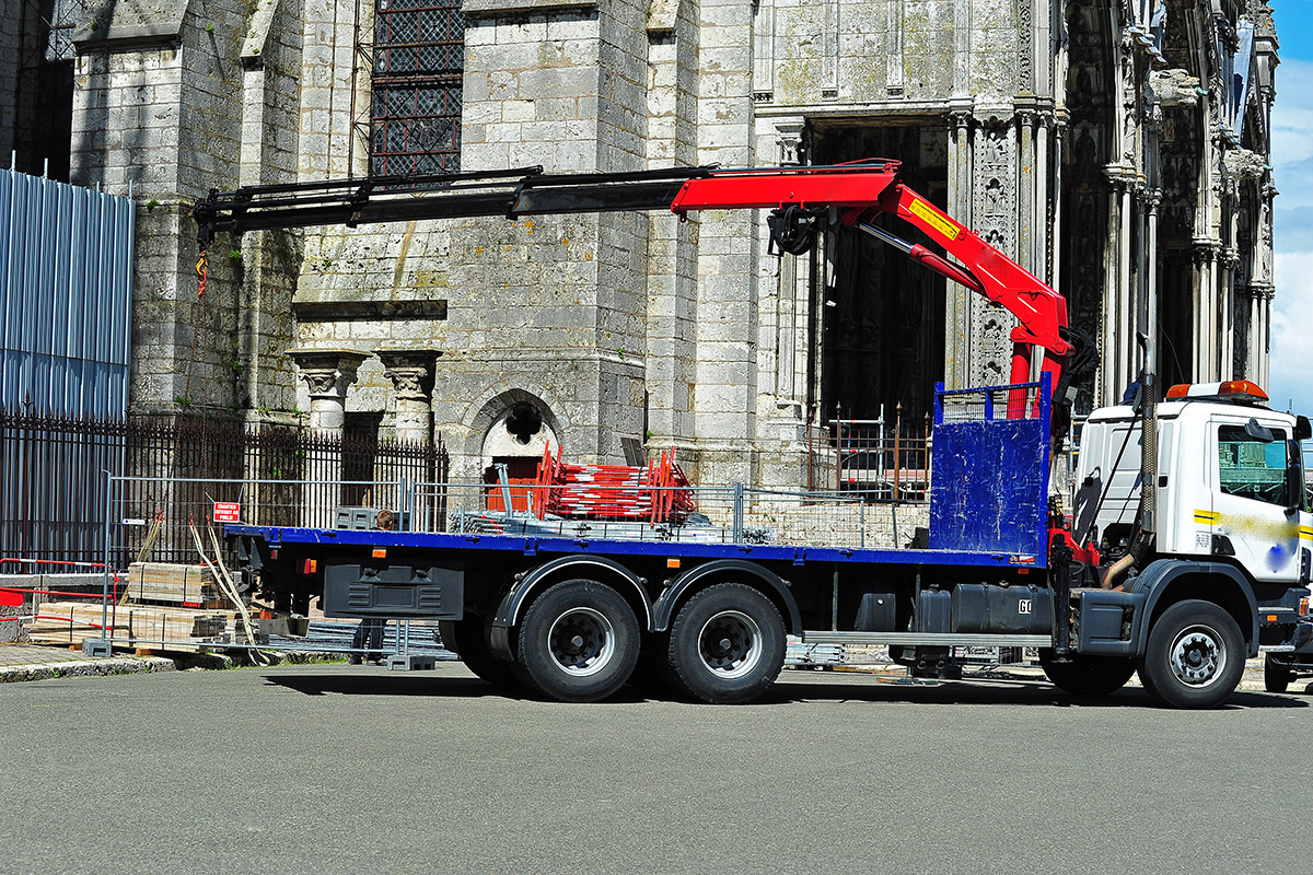 Camion grue - Crédit: Compagnie 17/AdobeStock