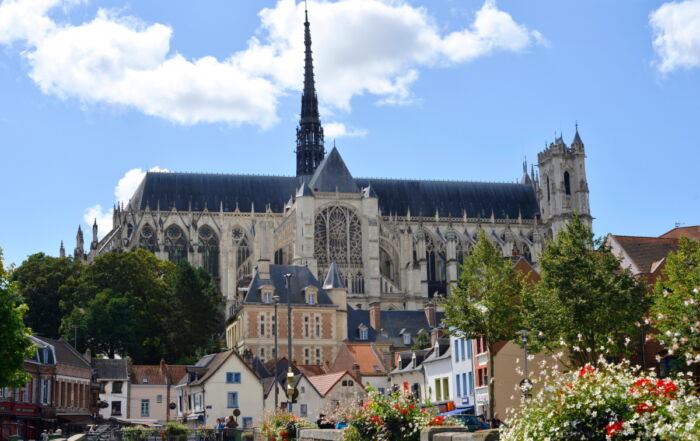 Plan Sécurité cathédrales - Cathédrale d'Amiens- Crédit : Sinuswelle-AdobeStock