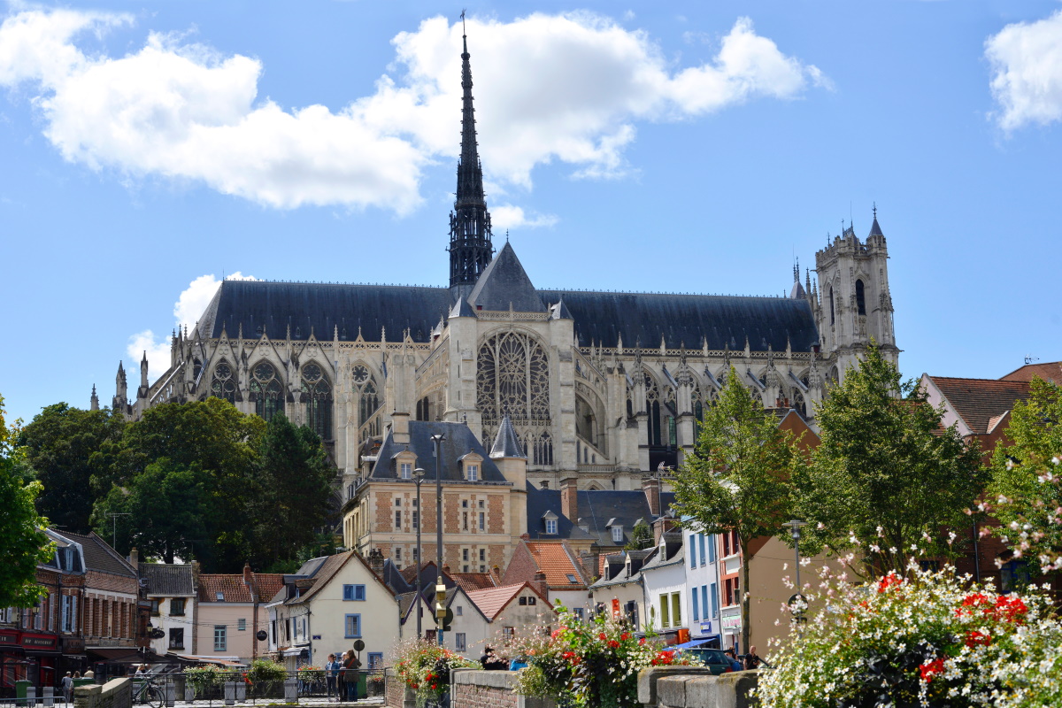 Plan Sécurité cathédrales - Cathédrale d'Amiens- Crédit : Sinuswelle-AdobeStock