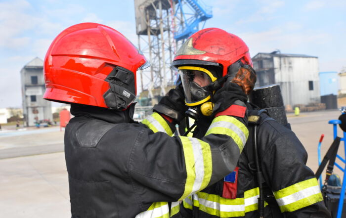 Port de l'ARI-Appareil respiratoire isolant - Crédit CNPP