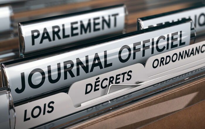 Vote des lois au parlement et publication au journal officiel - Crédit: Olivier LeMoal/Adobestock