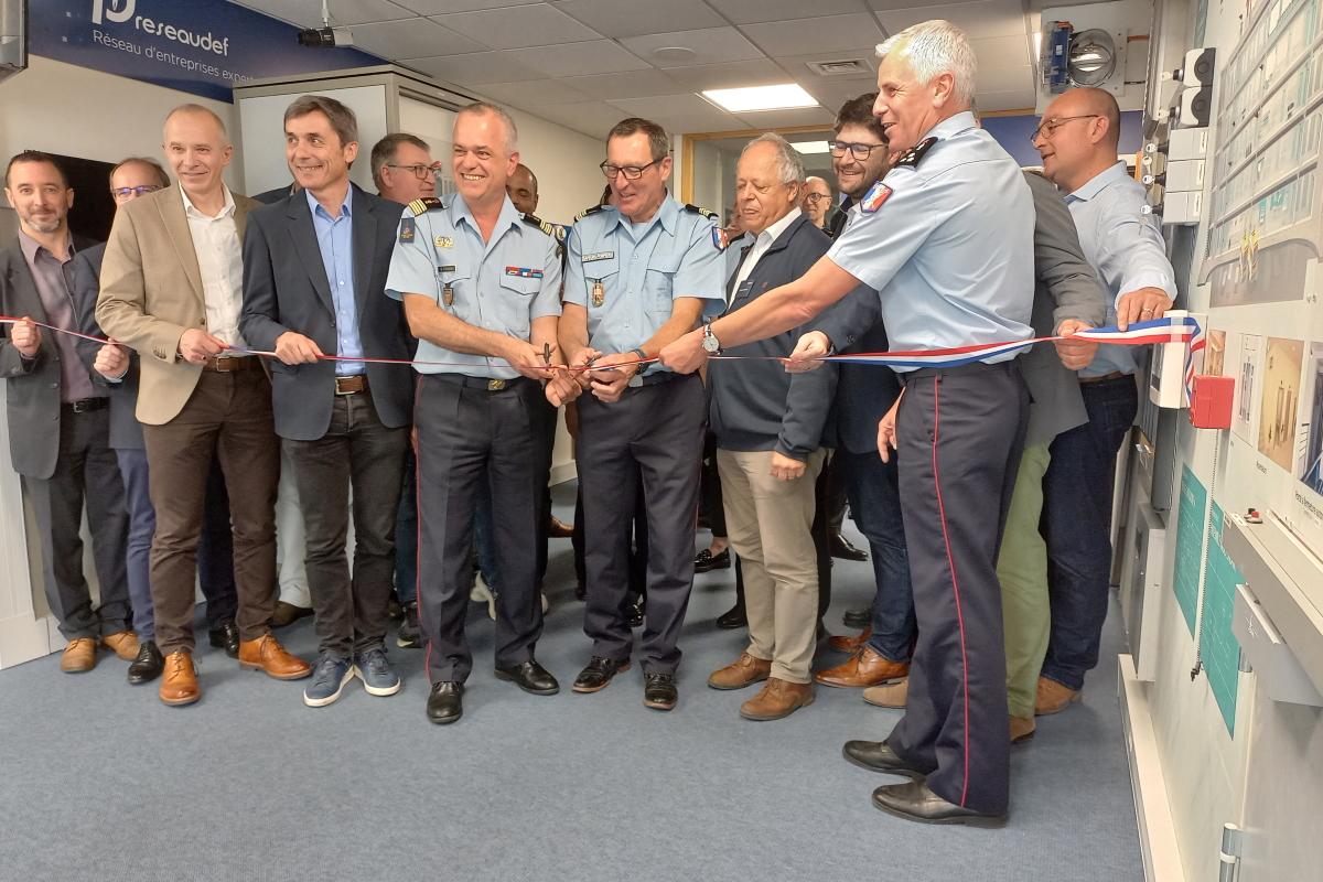 Coupure du ruban d'inauguration des maquettes SSI (ENSOSP - Siemens). Crédit photo Eitel Mabouong - Face au Risque.