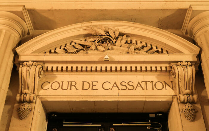 Fronton de la Cour de Cassation au Palais de Justice de Paris - Crédit: Florence Piot-AdobeStock