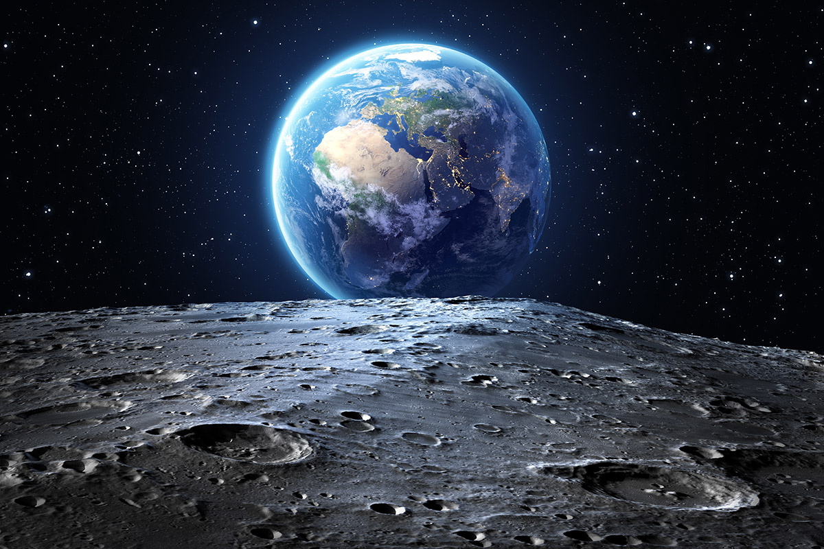 blue earth seen from the moon surface - Crédit: Romolo-Tavani/AdobeStock