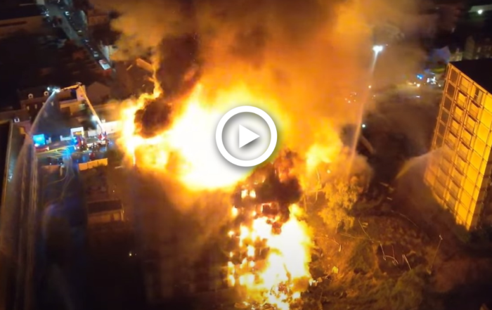 Extinction de l'incendie de deux immeubles désaffectés à Rouen. Capture Sdis76 _ YouTube.