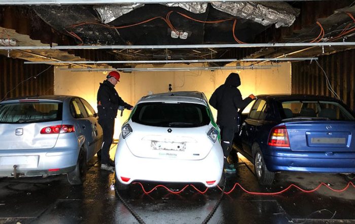 Système de suppression des incendies de véhicules électriques dans les parkings souterrains et à étages : la configuration de test de DBI. Crédit : DBI