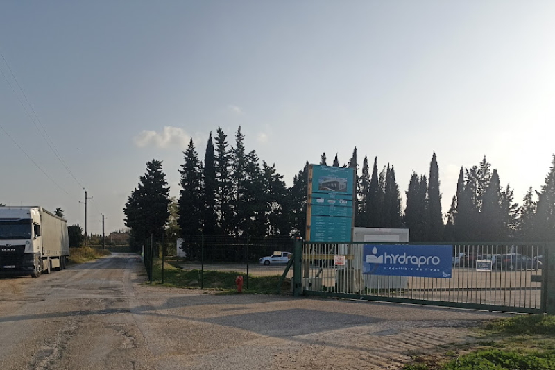 Deux incendies ont touché le site Hydrapro de Lédenon (Gard) en juillet 2023. Crédit photo Александр _ Google Maps. Deux incendies ont touché le site Hydrapro de Lédenon (Gard) en juillet 2023. Crédit photo Александр _ Google Maps.