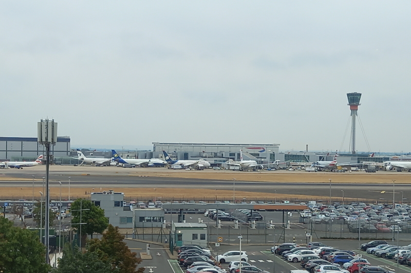 Aéroport d'Heathrow, ouest de Londres. Crédit : Hugh Llewelyn - Flickr