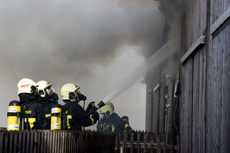 L’immeuble est couvert de bardage en bois, particulièrement inflammable © Sdis 17 L’immeuble est couvert de bardage en bois, particulièrement inflammable © Sdis 17