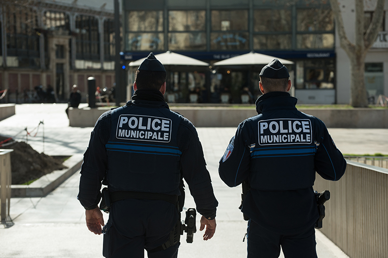 À Narbonne, la police municipale est équipée d’armes à feux depuis 2012 © pixarno/AdobeStock