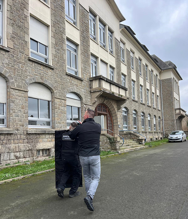 Reconnaissance extérieure lors d’un exercice attentat, après un signalement d’un individu violent. © CH de l’Estran Reconnaissance extérieure lors d’un exercice attentat, après un signalement d’un individu violent © CH de l’Estran