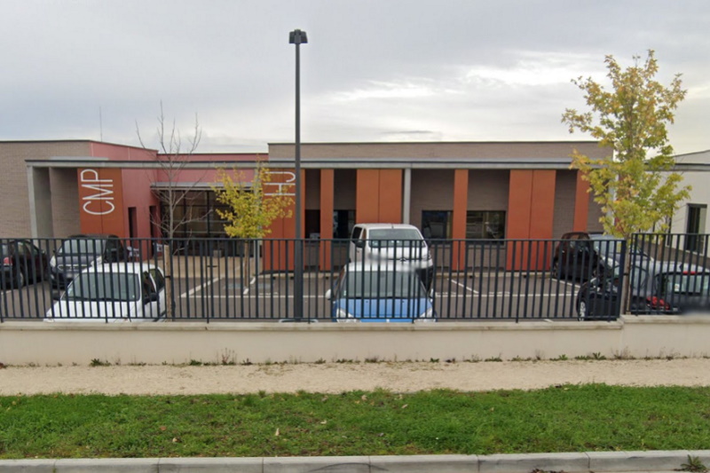 Centre médico-psychologique de Sens où deux infirmières ont été agressées au couteau par un patient le 2 mars 2026. Crédit : Capture d’écran GoogleEarth Centre médico-psychologique de Sens.