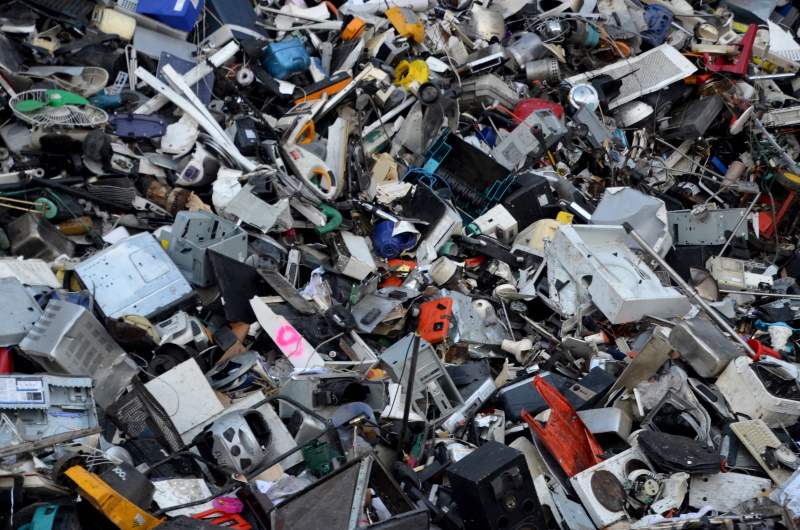 Tas de déchets électroniques