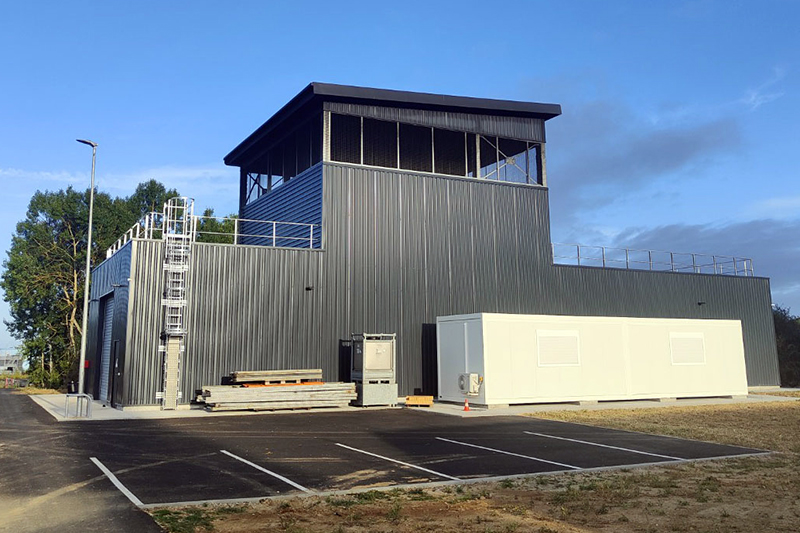 2/5 - En 2025, un hall feu dédié aux essais de batteries a été créé sur le site de CNPP, en lien avec le développement de la mobilité électrique. Crédit : CNPP.