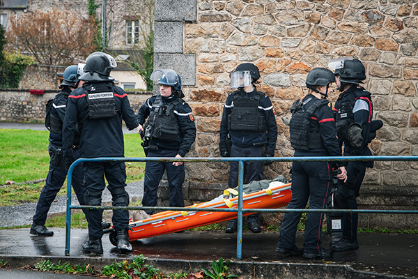 Le groupe d’extraction des sapeurs-pompiers avait pour mission d’aller chercher les victimes blessées © Nicolas Trochon et Cassandre Lemoine/CH de l’Estran Le groupe d'extraction des sapeurs-pompiers avait pour mission d'aller chercher les victimes blessées © Nicolas Trochon et Cassandre Lemoine/CH de l’Estran