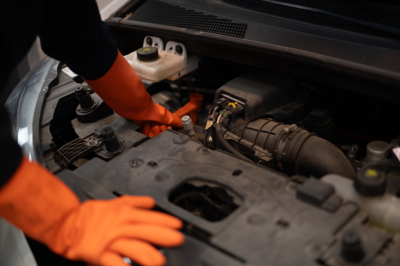 Le risque électrique concerne de plus en plus la réparation automobile (crédit Penta Electrical Safety Products). Le risque électrique concerne de plus en plus la réparation automobile (crédit Penta Electrical Safety Products).
